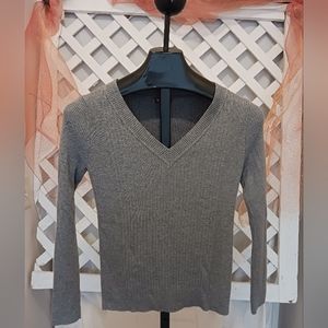 Merona women's Grey V-neck Sweater sz M